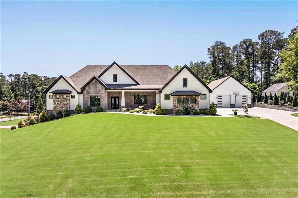 5 bedroom, 6 bathroom, 6,400 sq ft single family residence for sale at 783 Blackberry Trail, Lawrenceville, GA 30043 — photo 2