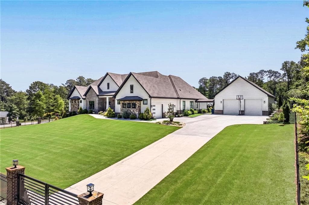5 bedroom, 6 bathroom, 6,400 sq ft single family residence for sale at 783 Blackberry Trail, Lawrenceville, GA 30043 — photo 3