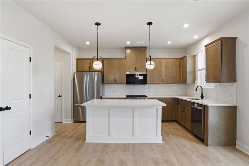 4 bedroom, 3 bathroom, 2,223 sq ft single family residence for rent at 142 Henley Street, Canton, GA 30114 for $2,800 a month — photo 9