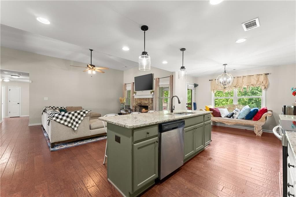 5 bedroom, 4 bathroom, 4,446 sq ft single family residence for sale at 494 Katherine Drive, Jefferson, GA 30549 — photo 6