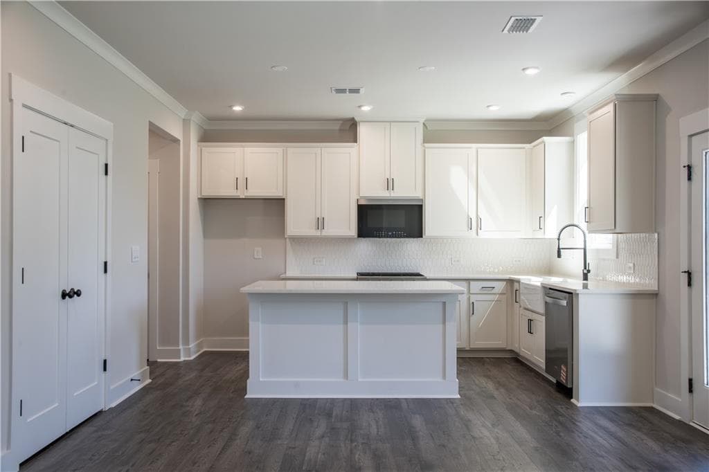4 bedroom, 3 bathroom, 2,223 sq ft single family residence for sale at 307 William Gossett Drive, Canton, GA 30114 — photo 9