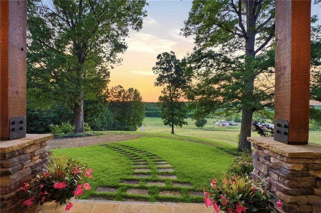 5 bedroom, 4 bathroom, 2,764 sq ft single family residence for sale at 416 Spring Place Road, White, GA 30184 — photo 3