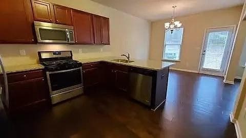 3 bedroom, 3 bathroom, 1,836 sq ft townhouse for rent at 3524 Castleberry Village Circle, Cumming, GA 30040 for $2,300 a month — photo 5