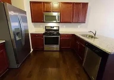 3 bedroom, 3 bathroom, 1,836 sq ft townhouse for rent at 3524 Castleberry Village Circle, Cumming, GA 30040 for $2,300 a month — photo 6