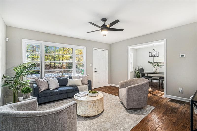 4 bedroom, 2 bathroom, 1,728 sq ft single family residence for sale at 2693 Washington Street, Atlanta, GA 30318 — photo 2