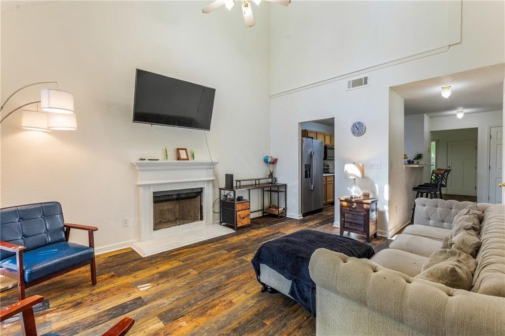 3 bedroom, 3 bathroom, 2,104 sq ft single family residence for sale at 565 Carlton Pointe Drive, Palmetto, GA 30268 — photo 7