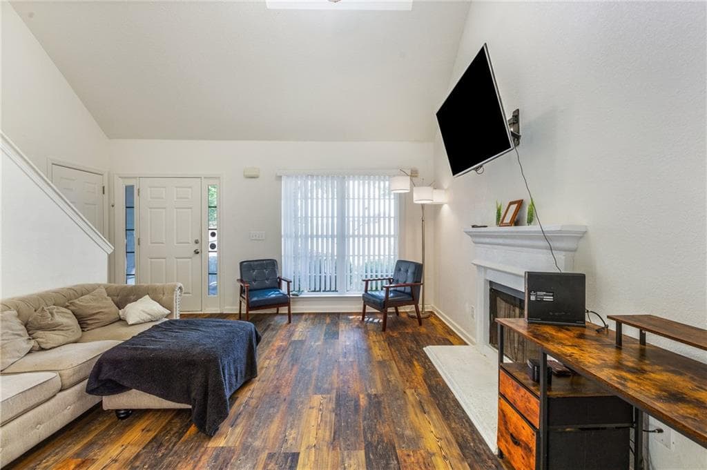 3 bedroom, 3 bathroom, 2,104 sq ft single family residence for sale at 565 Carlton Pointe Drive, Palmetto, GA 30268 — photo 8