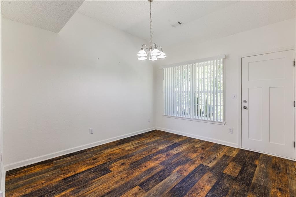 3 bedroom, 3 bathroom, 2,104 sq ft single family residence for sale at 565 Carlton Pointe Drive, Palmetto, GA 30268 — photo 5
