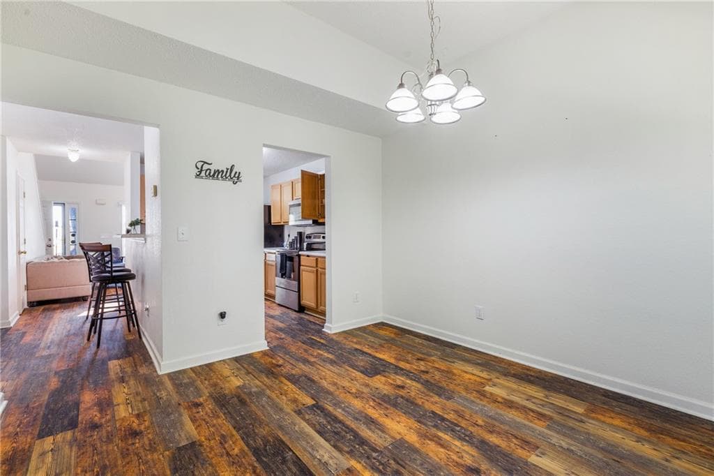 3 bedroom, 3 bathroom, 2,104 sq ft single family residence for sale at 565 Carlton Pointe Drive, Palmetto, GA 30268 — photo 9