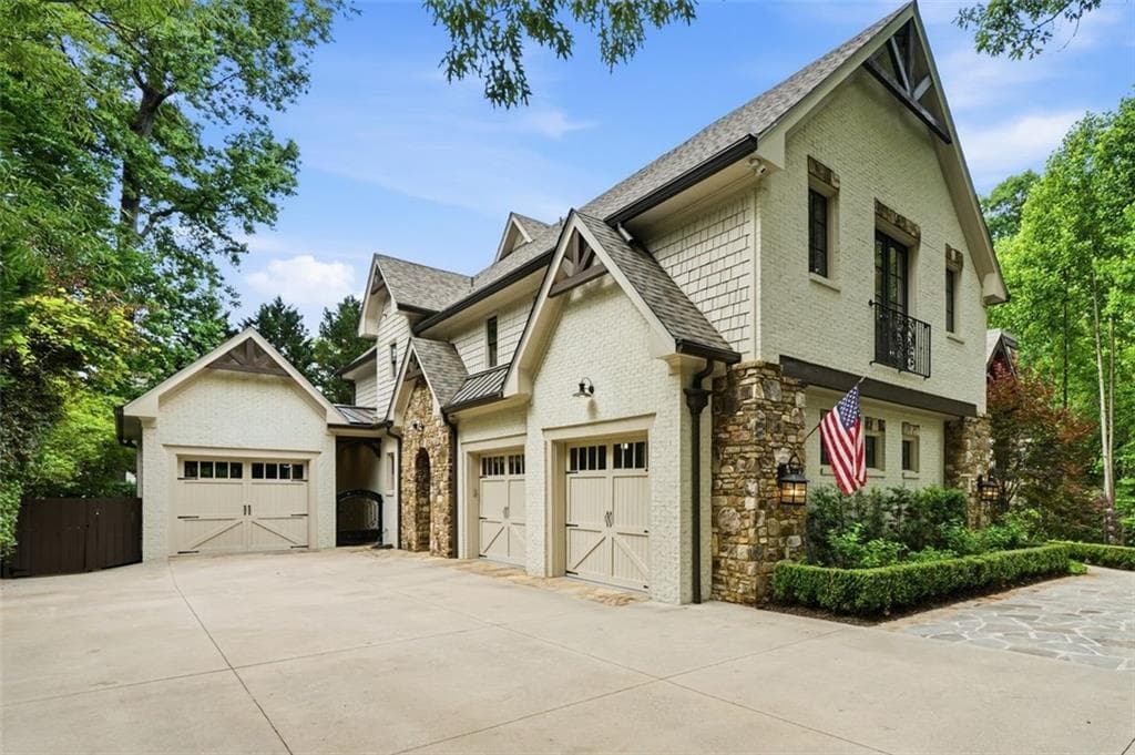 6 bedroom, 8 bathroom, 10,348 sq ft single family residence for sale at 625 W Northway Lane, Sandy Springs, GA 30342 — photo 6