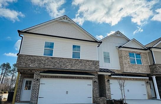 3 bedroom, 3 bathroom, 1,943 sq ft townhouse for sale at 37 Creekside Commons Drive, Hoschton, GA 30548