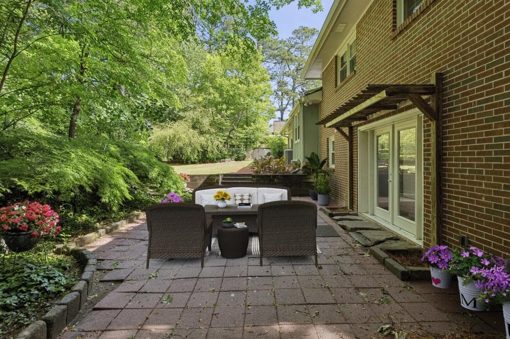 4 bedroom, 2 bathroom, 2,147 sq ft single family residence under contract at 688 Huntington Place, Marietta, GA 30067 — photo 7
