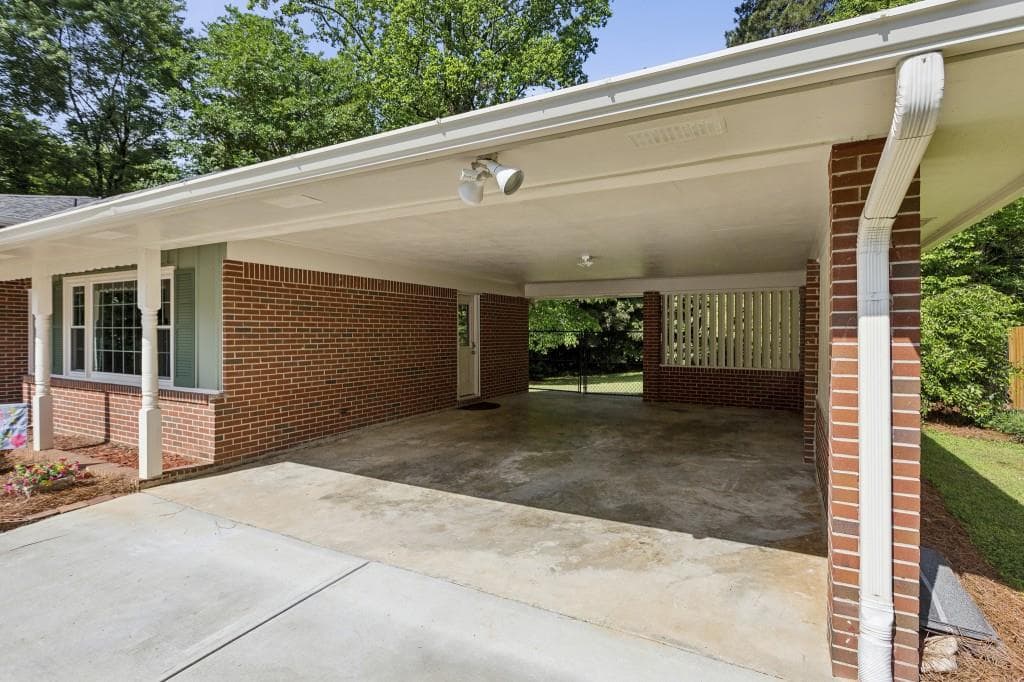 4 bedroom, 2 bathroom, 2,147 sq ft single family residence under contract at 688 Huntington Place, Marietta, GA 30067 — photo 10
