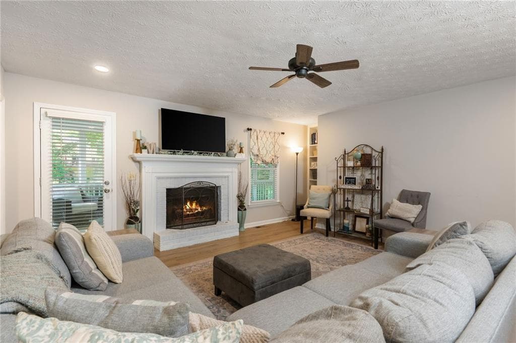 4 bedroom, 3 bathroom, 2,770 sq ft single family residence for sale at 6011 Crabapple Way, Powder Springs, GA 30127 — photo 8