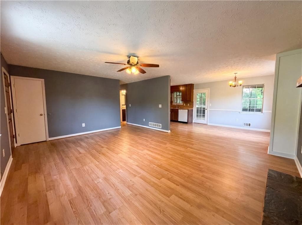 3 bedroom, 2 bathroom, 1,292 sq ft single family residence for sale at 76 Lost Meadows Drive, Dallas, GA 30157 — photo 4