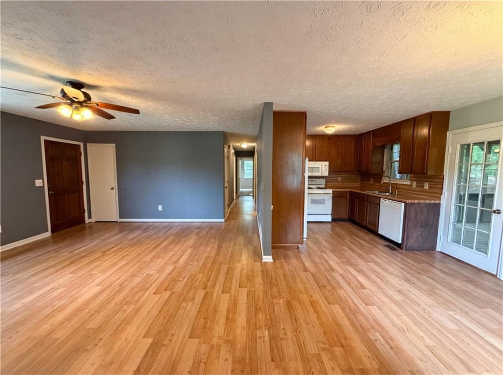 3 bedroom, 2 bathroom, 1,292 sq ft single family residence for sale at 76 Lost Meadows Drive, Dallas, GA 30157 — photo 9