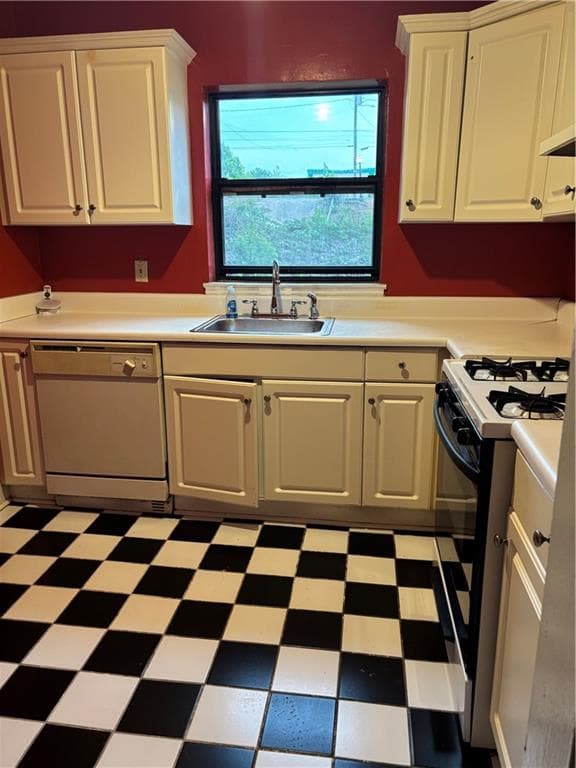 2 bedroom, 1 bathroom, 667 sq ft condominium under contract at 692 Argonne Avenue 4, Atlanta, GA 30308 — photo 4