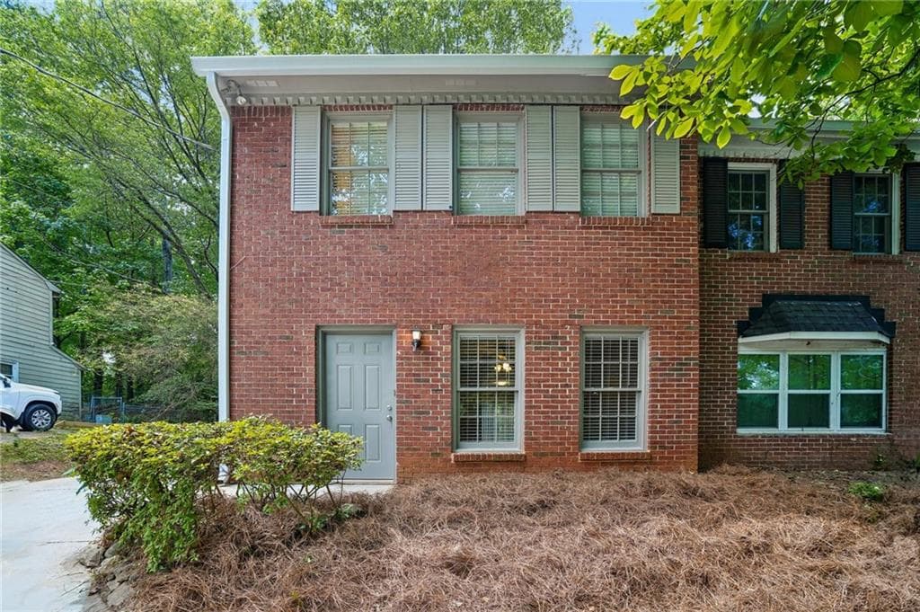 2 bedroom, 3 bathroom, 1,292 sq ft townhouse for sale at 181 Timber Creek Lane, Marietta, GA 30060