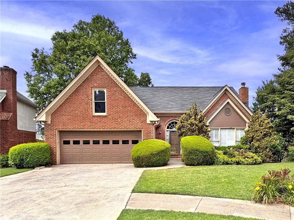 450 Renee Circle, Roswell, GA 30075 — most recent listing photo