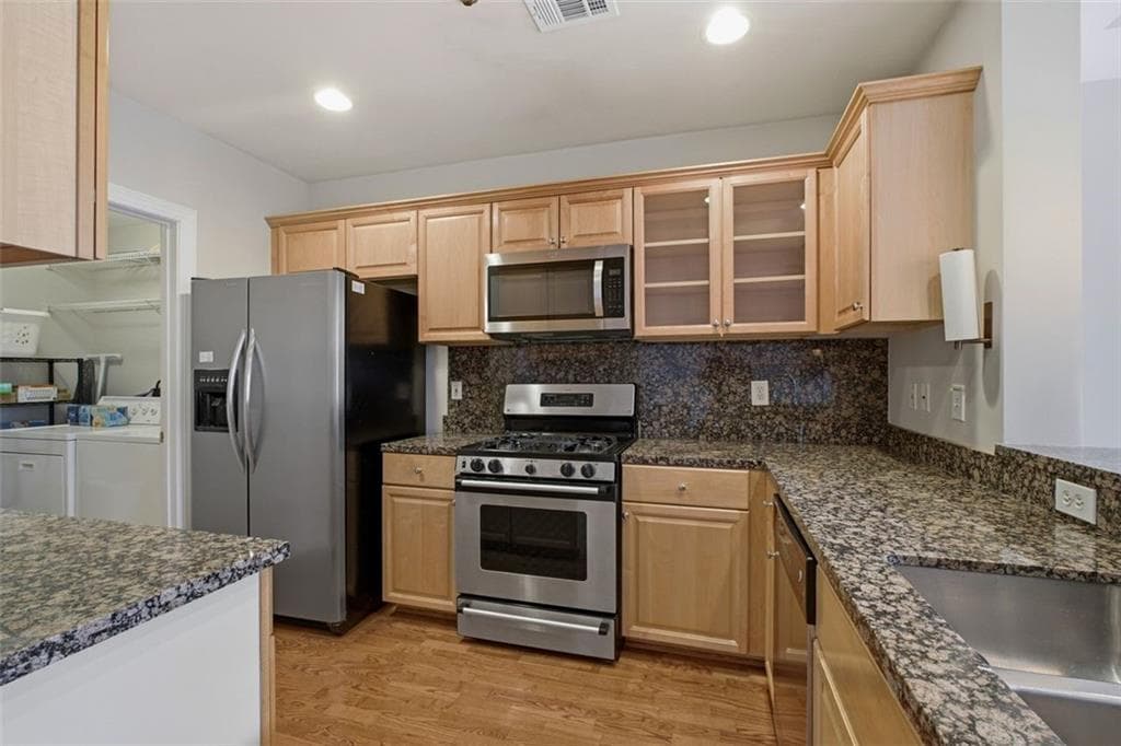 2 bedroom, 3 bathroom, 1,704 sq ft condominium for sale at 850 Piedmont Avenue 3303, Atlanta, GA 30308 — photo 9