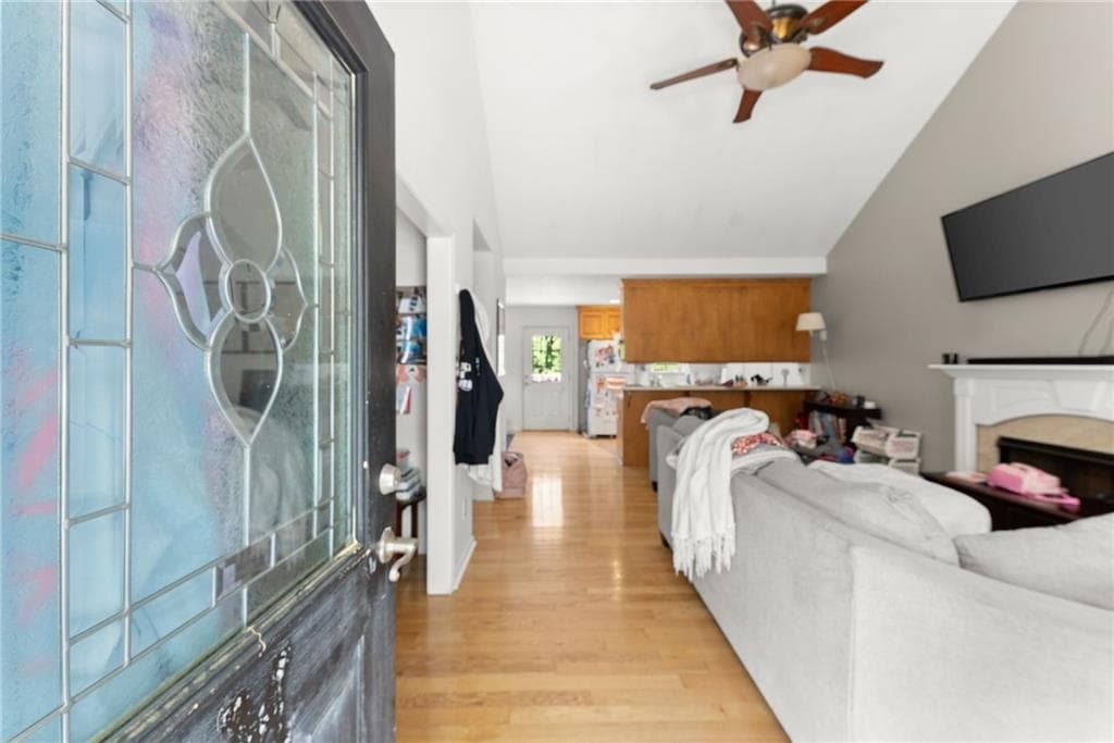 2 bedroom, 2 bathroom, 1,160 sq ft single family residence for sale at 5137 Strickland Road, Gainesville, GA 30507 — photo 4