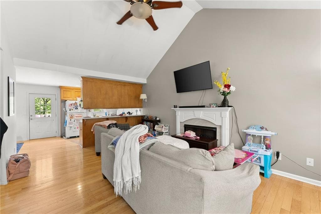 2 bedroom, 2 bathroom, 1,160 sq ft single family residence for sale at 5137 Strickland Road, Gainesville, GA 30507 — photo 5