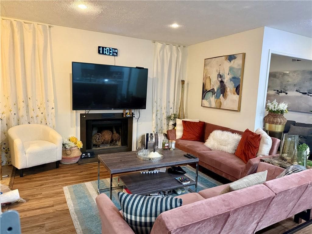 2 bedroom, 2 bathroom, 1,182 sq ft condominium for sale at 4005 Woodridge Way, Tucker, GA 30084 — photo 6
