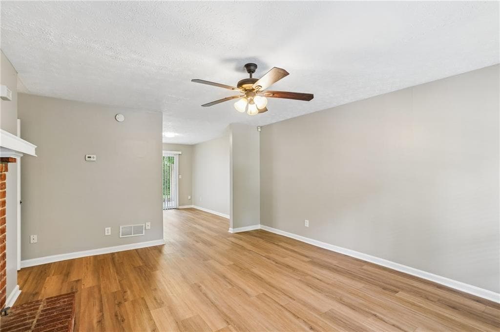 2 bedroom, 3 bathroom, 1,292 sq ft townhouse for sale at 181 Timber Creek Lane, Marietta, GA 30060 — photo 7