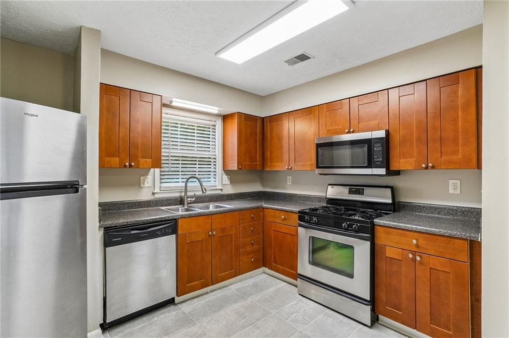 2 bedroom, 3 bathroom, 1,292 sq ft townhouse for sale at 181 Timber Creek Lane, Marietta, GA 30060 — photo 10