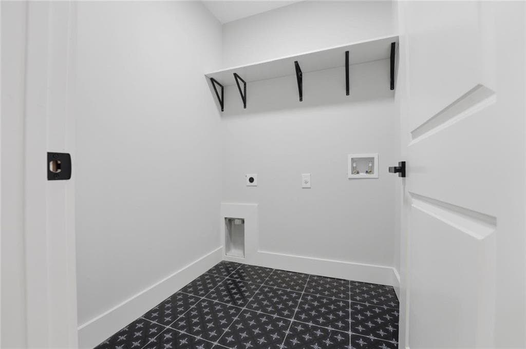 3 bedroom, 2 bathroom, 1,250 sq ft single family residence for sale at 2681 Oldknow Drive, Atlanta, GA 30318 — photo 9