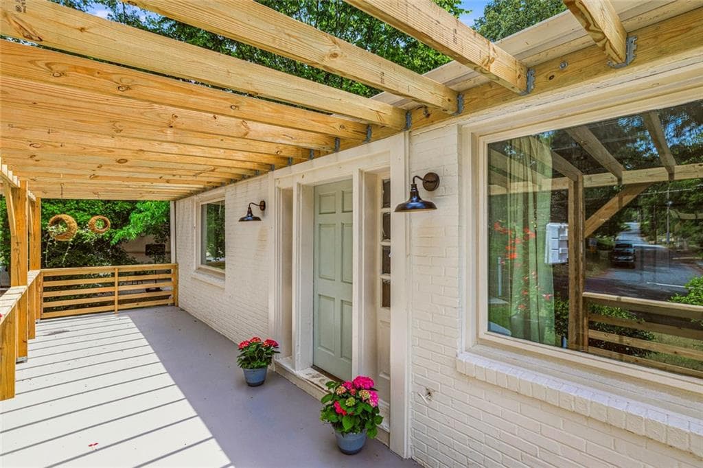 3 bedroom, 2 bathroom, 2,235 sq ft single family residence under contract at 2008 Beecher Road, Atlanta, GA 30311 — photo 4