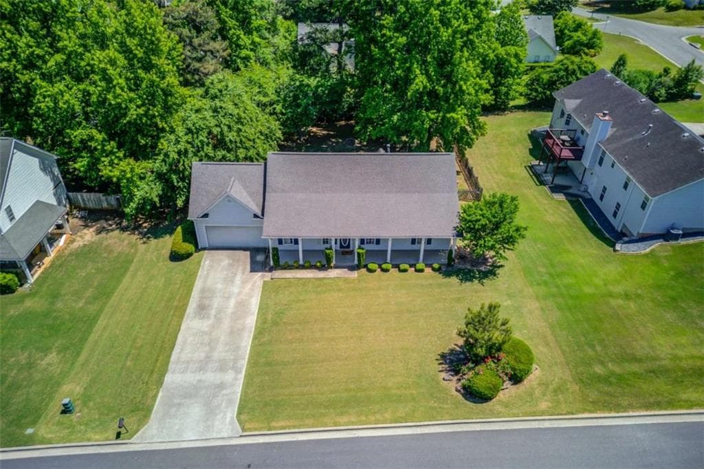 3 bedroom, 2 bathroom, 1,404 sq ft single family residence under contract at 502 Towler Shoals View, Loganville, GA 30052 — photo 4