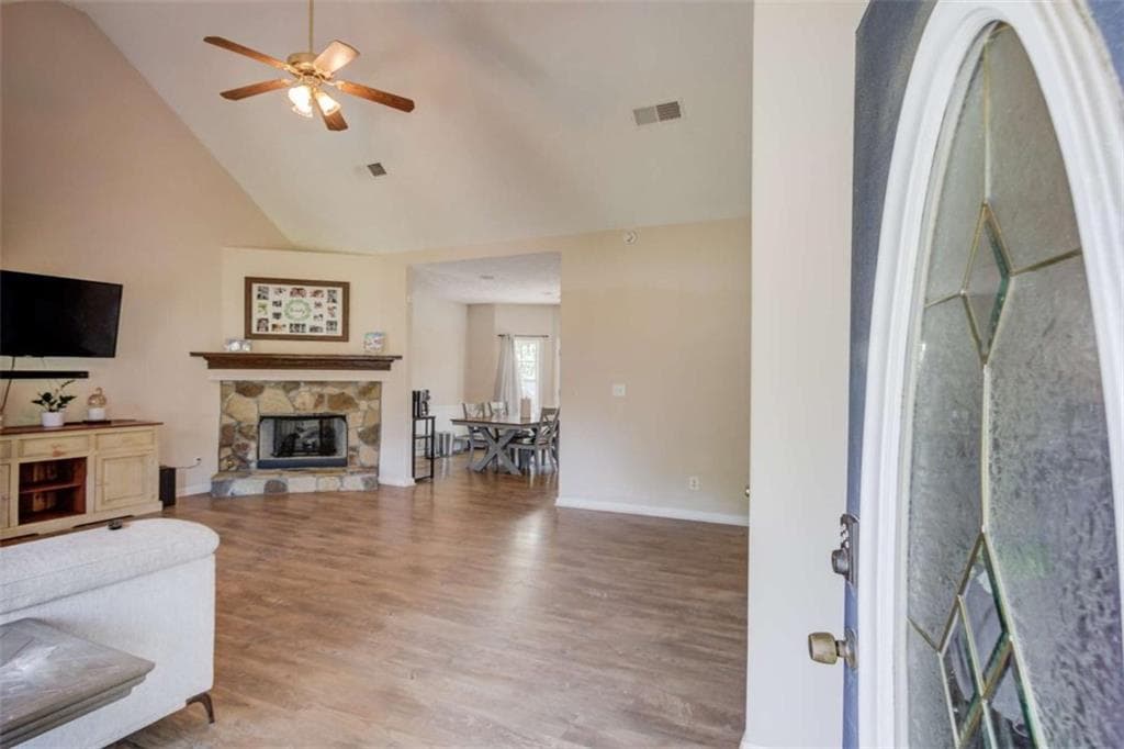 3 bedroom, 2 bathroom, 1,404 sq ft single family residence under contract at 502 Towler Shoals View, Loganville, GA 30052 — photo 5