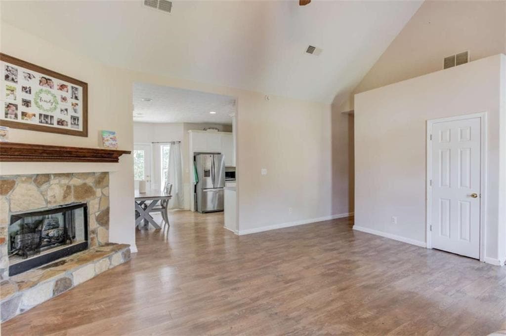 3 bedroom, 2 bathroom, 1,404 sq ft single family residence under contract at 502 Towler Shoals View, Loganville, GA 30052 — photo 7