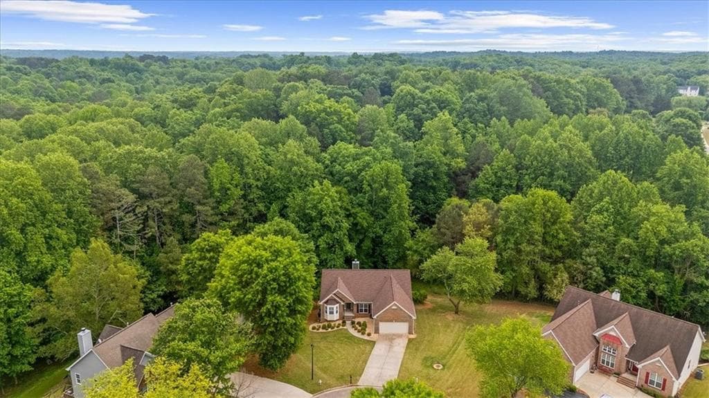 5 bedroom, 3 bathroom, 4,014 sq ft single family residence for sale at 8780 Amberfield Drive, Gainesville, GA 30506 — photo 5