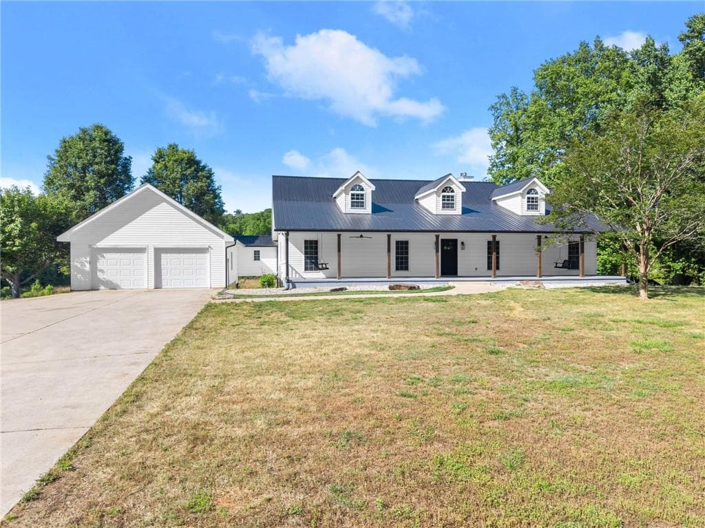 4 bedroom, 3 bathroom, 4,608 sq ft single family residence for sale at 6147 Dahlonega Highway, Clermont, GA 30527 — photo 5
