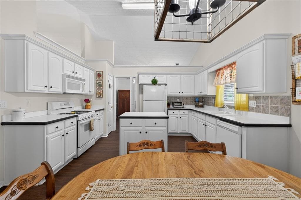 3 bedroom, 2 bathroom, 1,978 sq ft single family residence for sale at 2880 Wadley Lane, Dacula, GA 30019 — photo 9