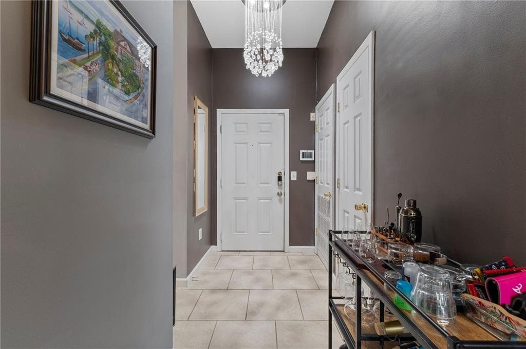 2 bedroom, 2 bathroom, 1,130 sq ft condominium for sale at 2700 Pine Tree Road 2314, Atlanta, GA 30324 — photo 2