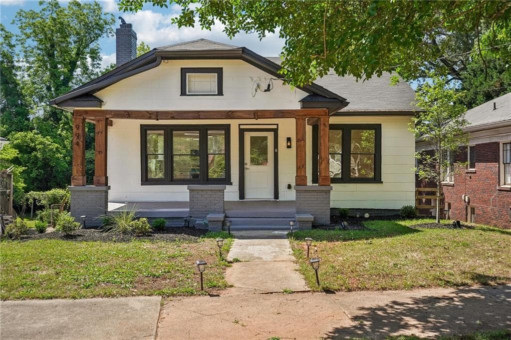 3 bedroom, 2 bathroom, 1,116 sq ft single family residence for sale at 994 Katherwood Drive, Atlanta, GA 30310
