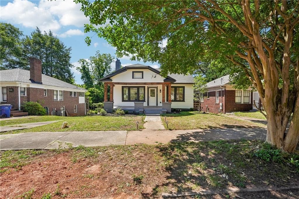 3 bedroom, 2 bathroom, 1,116 sq ft single family residence for sale at 994 Katherwood Drive, Atlanta, GA 30310 — photo 2