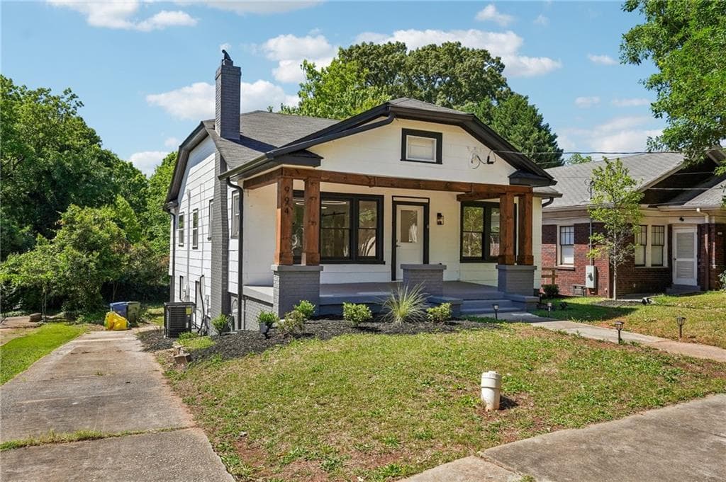 3 bedroom, 2 bathroom, 1,116 sq ft single family residence for sale at 994 Katherwood Drive, Atlanta, GA 30310 — photo 3