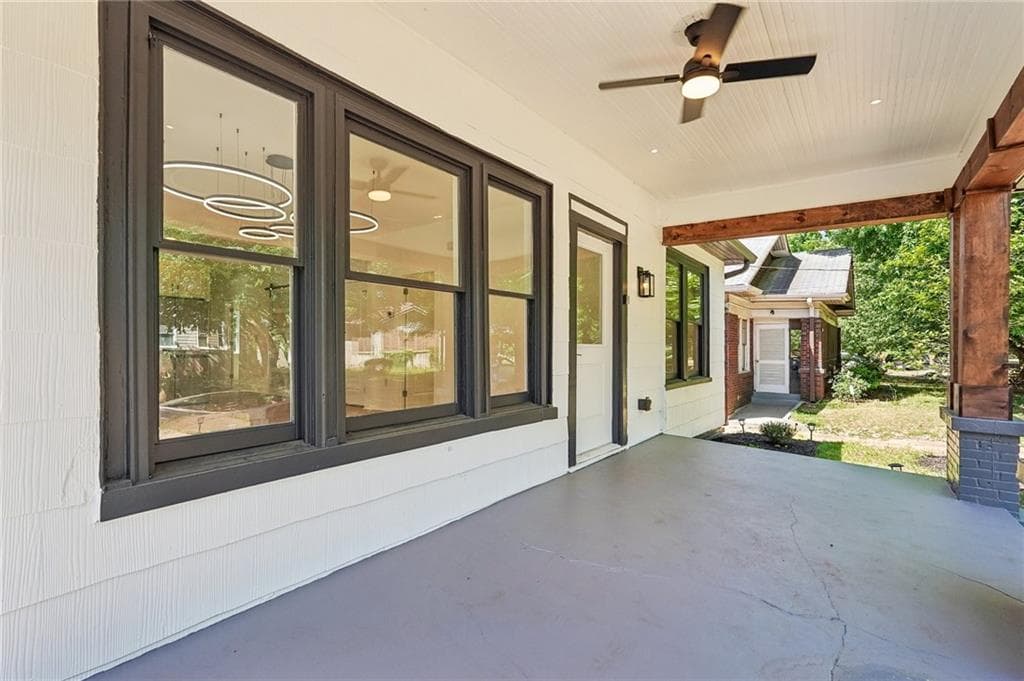 3 bedroom, 2 bathroom, 1,116 sq ft single family residence for sale at 994 Katherwood Drive, Atlanta, GA 30310 — photo 6