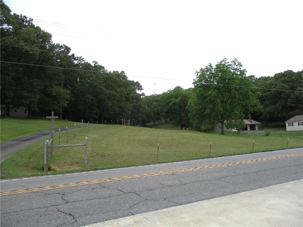 6 bedroom, 3 bathroom multi family for sale at 656*66 Chatsworth Highway, Calhoun, GA 30701 — photo 3