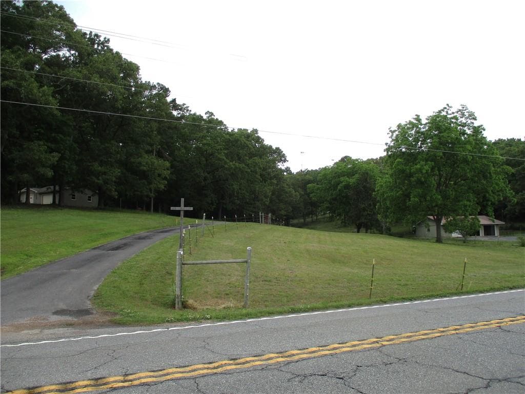 6 bedroom, 3 bathroom multi family for sale at 656*66 Chatsworth Highway, Calhoun, GA 30701 — photo 5