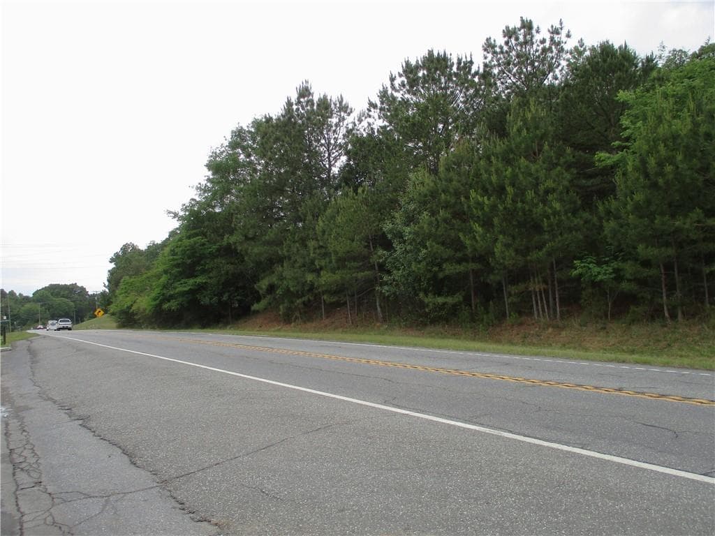 6 bedroom, 3 bathroom multi family for sale at 656*66 Chatsworth Highway, Calhoun, GA 30701 — photo 9