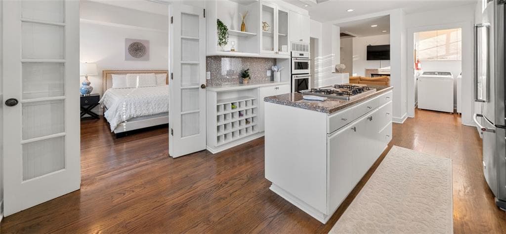2 bedroom, 2 bathroom condominium for rent at 2840 Peachtree Road 502, Atlanta, GA 30305 for $3,650 a month — photo 9