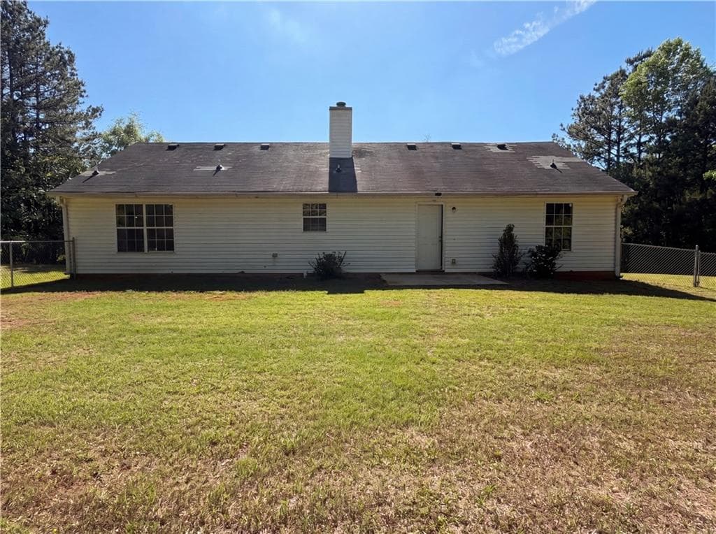 3 bedroom, 2 bathroom, 1,419 sq ft single family residence under contract at 182 Livingston Lane, Covington, GA 30016 — photo 5