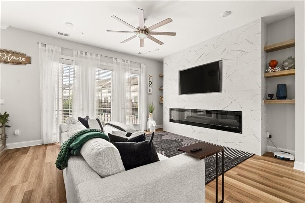 4 bedroom, 4 bathroom, 2,799 sq ft townhouse for sale at 1540 Slopeside Loop, Smyrna, GA 30082 — photo 4