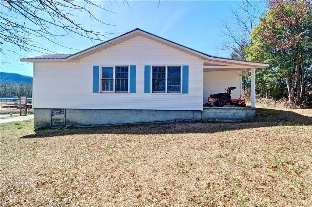 2 bedroom, 1 bathroom, 757 sq ft single family residence for sale at 2165 Townsend Mill Road, Young Harris, GA 30582 — photo 4