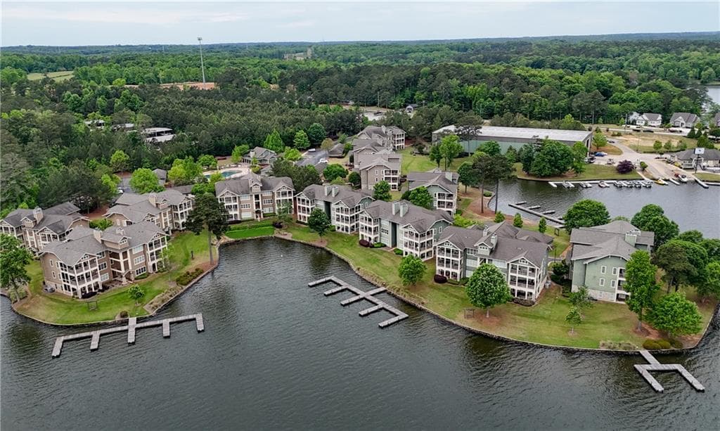 3 bedroom, 2 bathroom, 1,754 sq ft condominium for sale at 117 S Bay Road 402, Eatonton, GA 31024 — photo 2